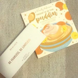 Eyeshadow palette / blush kit! NEVER SWATCHED/USED